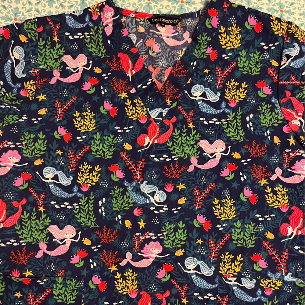 Scrub Top - Mermaids